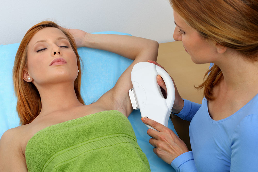 4 Painless Hair Removal Methods for Women