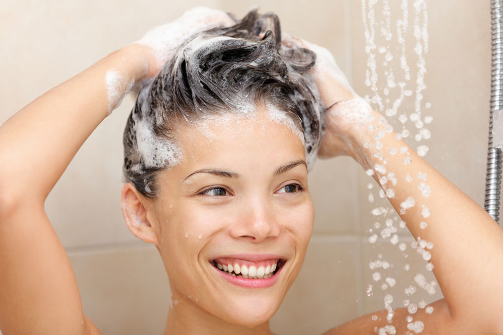 5 Natural Dandruff Shampoos to Consider